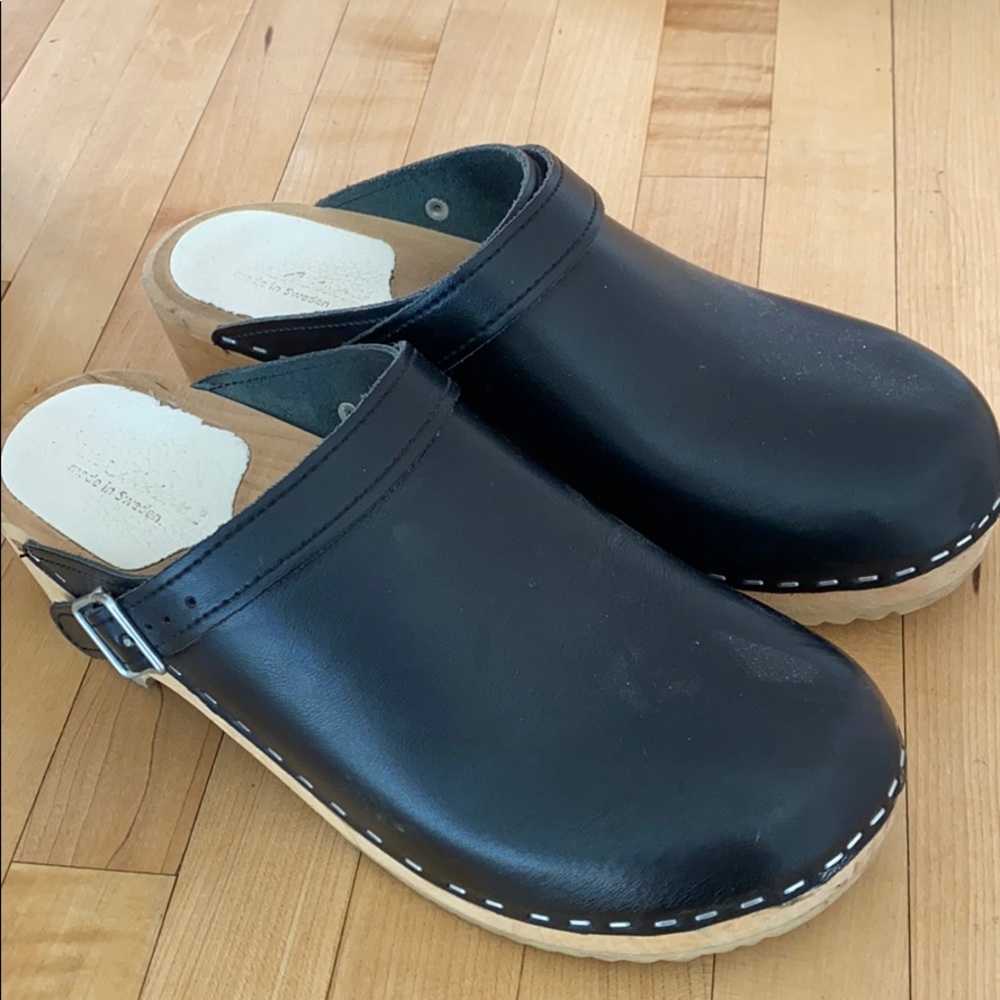 Vollsjo Leather & Wood Navy Clogs